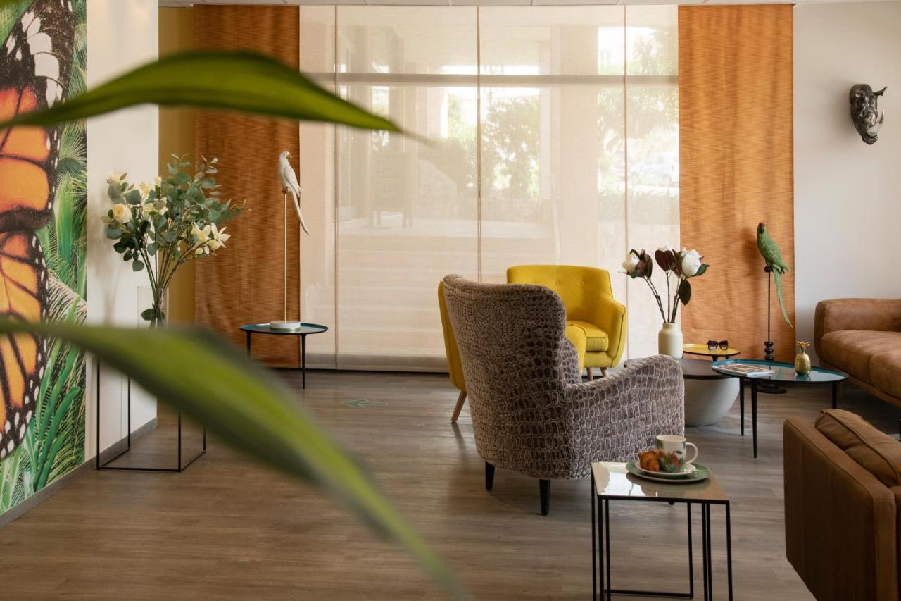 ibis Styles Beaulieu sur Mer Exterior foto
