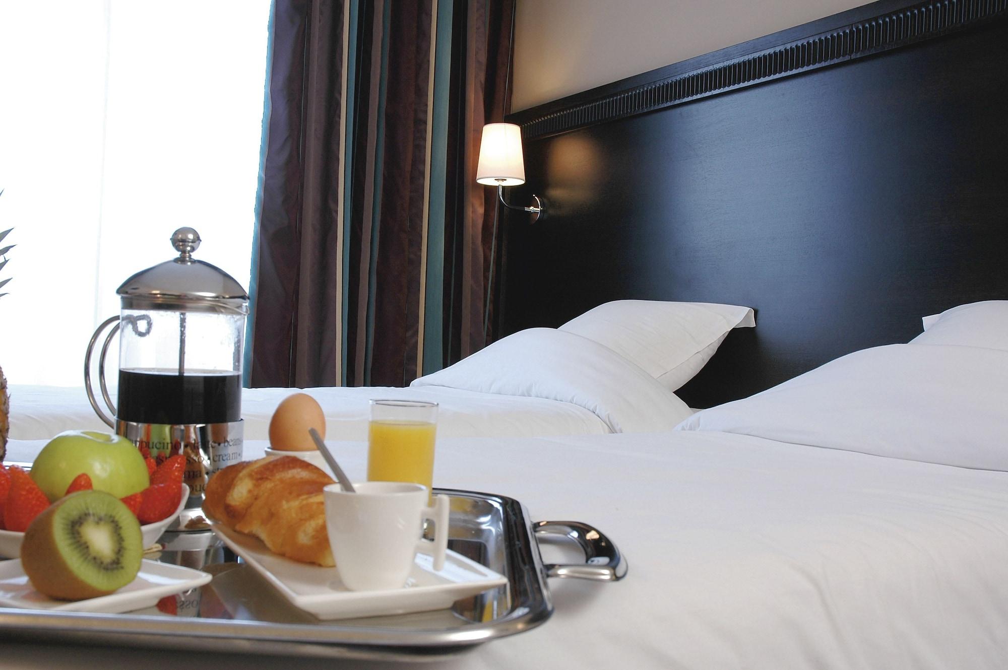 ibis Styles Beaulieu sur Mer Exterior foto