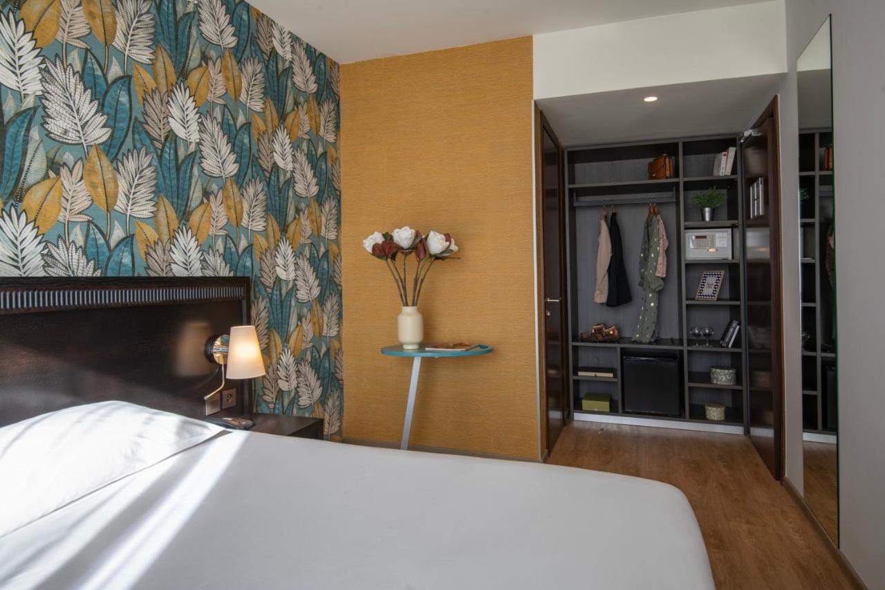 ibis Styles Beaulieu sur Mer Exterior foto
