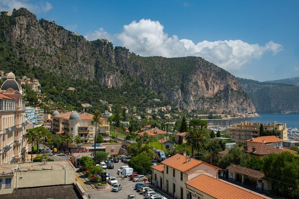 ibis Styles Beaulieu sur Mer Exterior foto