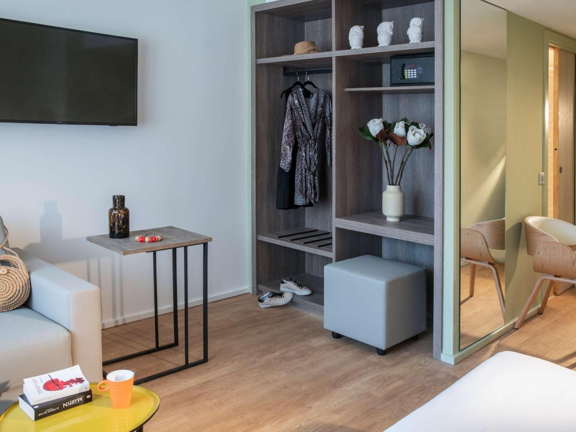 ibis Styles Beaulieu sur Mer Exterior foto