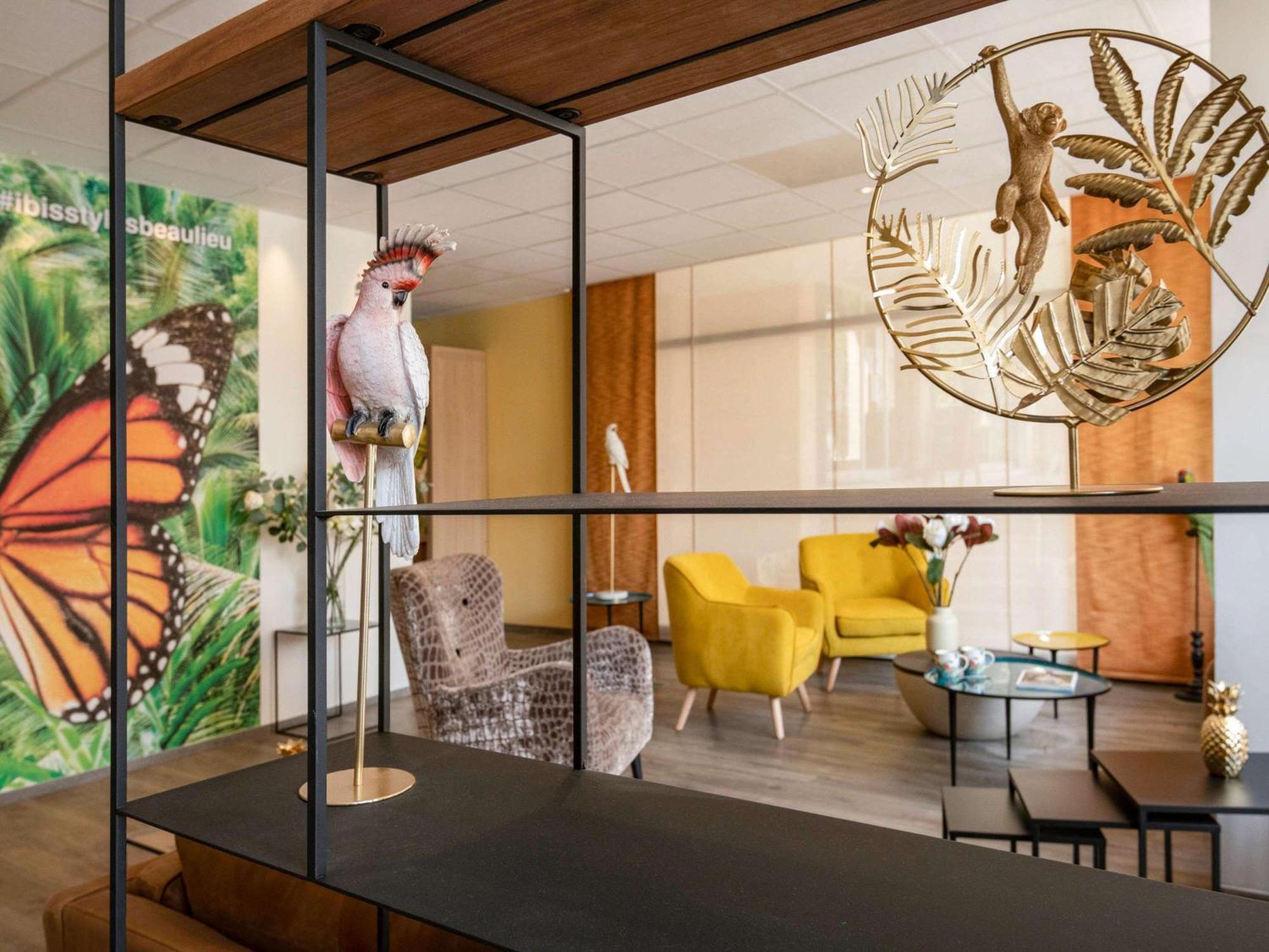 ibis Styles Beaulieu sur Mer Exterior foto