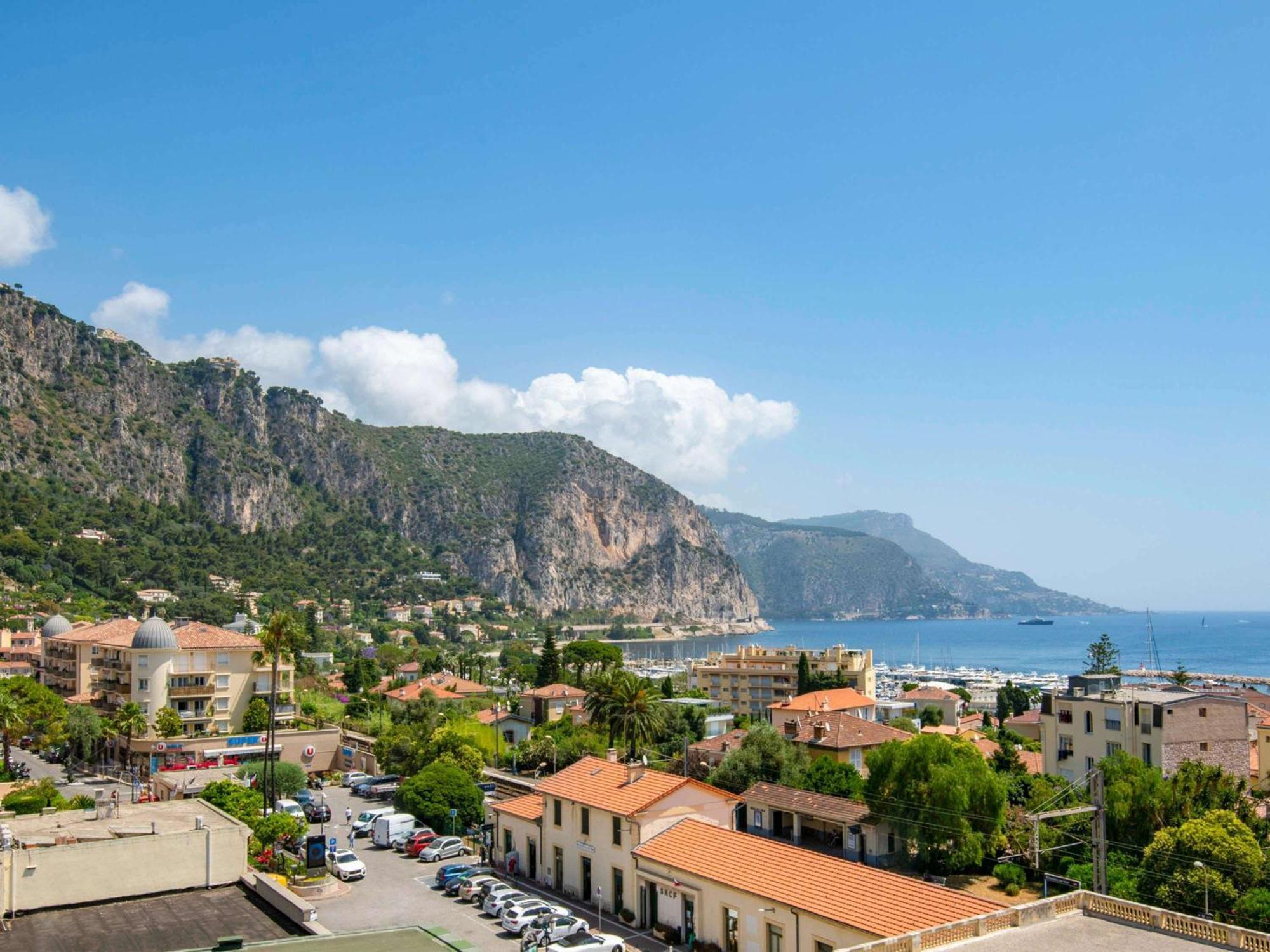 ibis Styles Beaulieu sur Mer Exterior foto